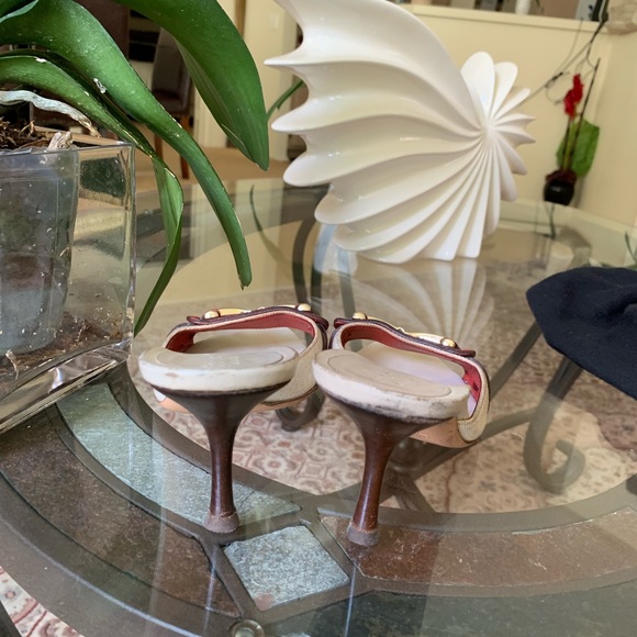 Gucci beautiful sandals. Size 8. - Picture 9 of 11